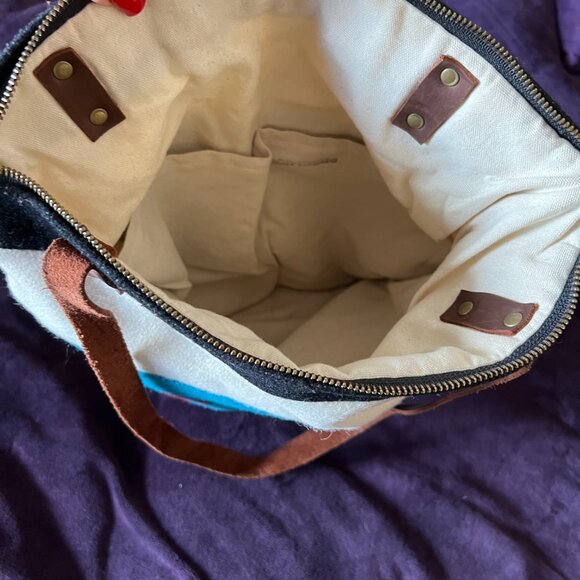 Nan-Made One of a Kind XL Wool and Leather Tote - Picture 5 of 6